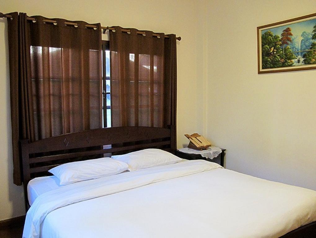 Baan Klang Vieng Hotel Chiang Mai Exterior photo